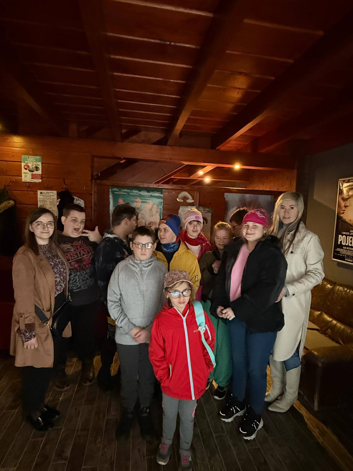 Wycieczka do kina klas II i IV b